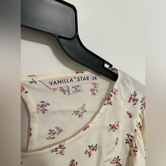 New with tags floral cinched waist tie top - Picture 5 of 6